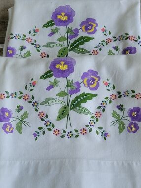 2 White Cotton Blend Pillowcases with Purple Pansy Floral Print 20x 32
